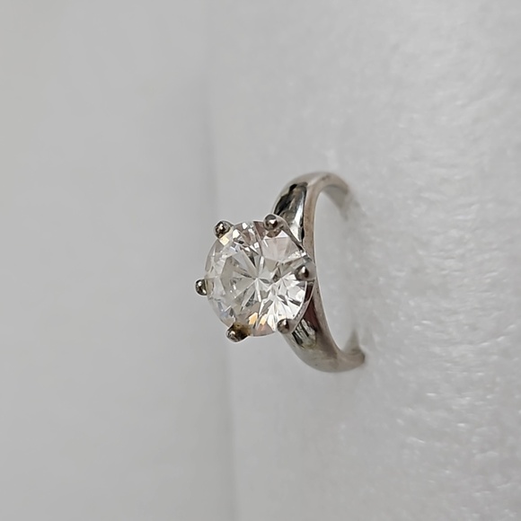 18KGE Silvertone & CZ Size 7 Ring - Picture 1 of 7